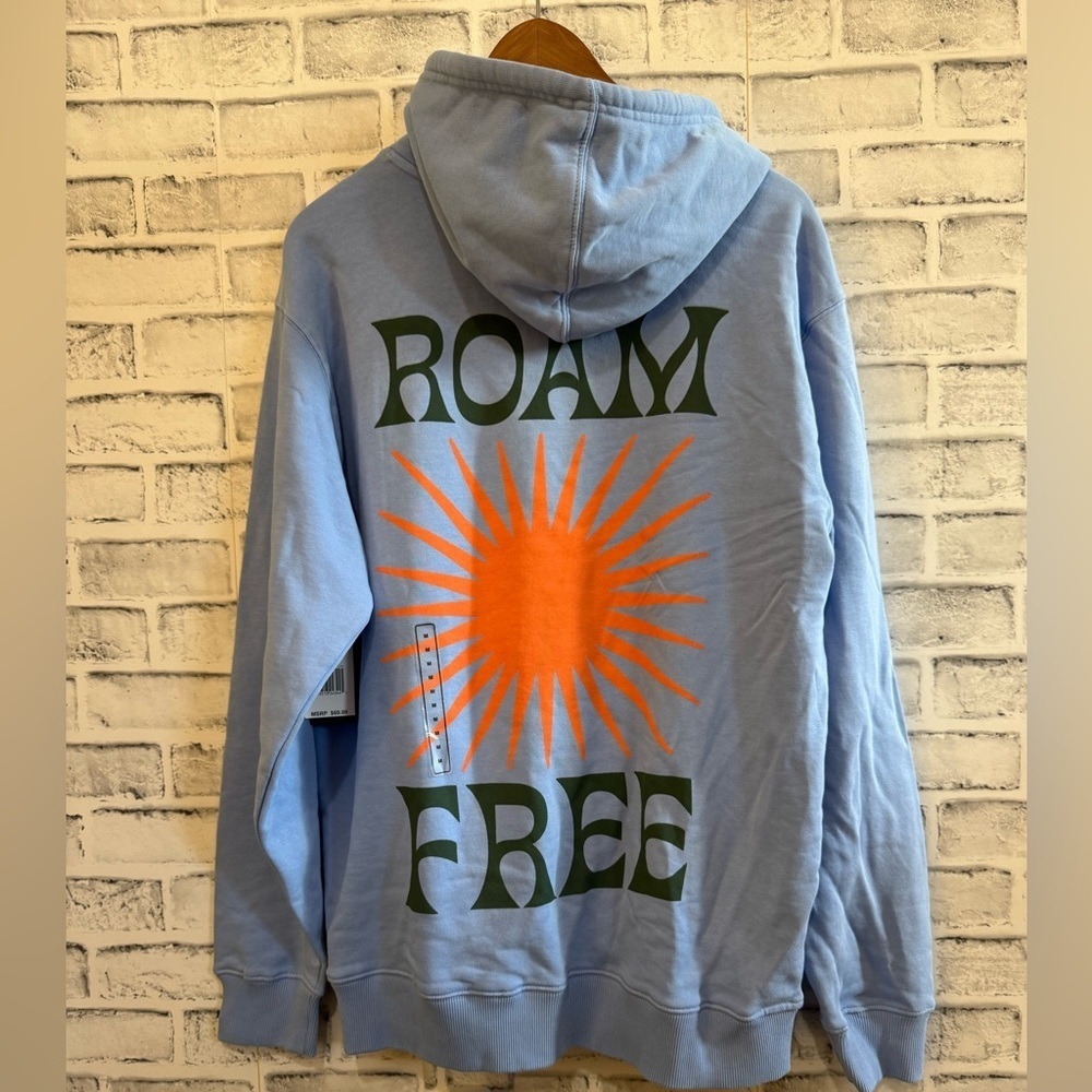 NWT! Adult sized ROARK ROAM FREE the Chase light blue hoodie sweatshirt Medium